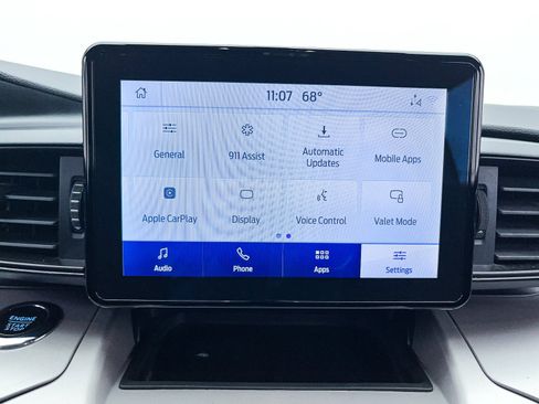 Used 2023 Ford Explorer XLT image 19