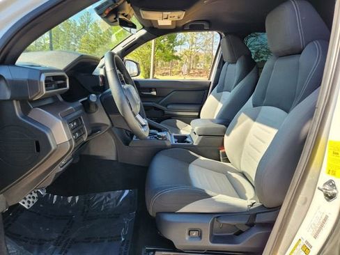 Used 2024 Toyota Tacoma TRD Sport AWD/4WD image 9