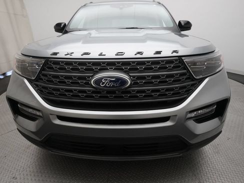 Used 2023 Ford Explorer XLT w/ Equipment Group 202A AWD/4WD image 22