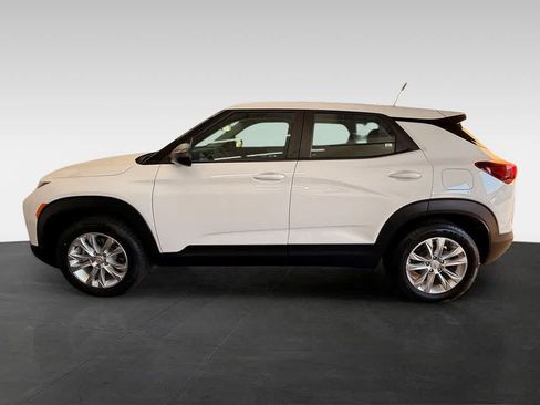 Used 2023 Chevrolet TrailBlazer LS FWD image 3