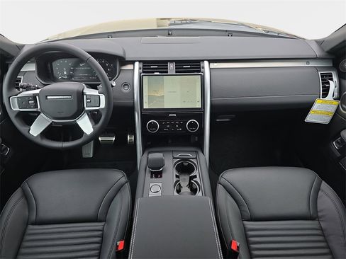 New 2026 Land Rover Discovery Limited Edition image 9