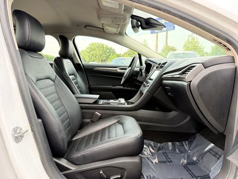 Used 2018 Ford Fusion SE w/ Equipment Group 602A FWD image 21
