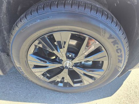 Used 2023 Nissan Rogue SV w/ SV Premium B Package FWD image 9