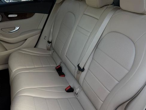 Used 2018 Mercedes-Benz GLC 300 4MATIC image 34