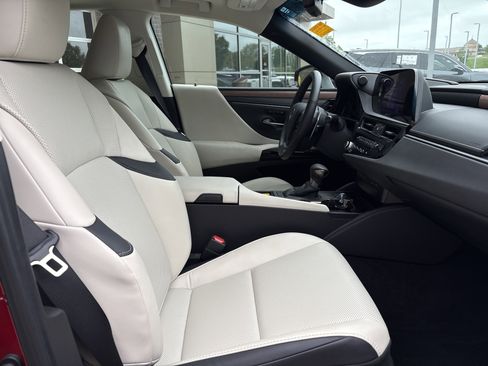 Used 2025 Lexus ES 350 w/ Premium Package FWD image 33