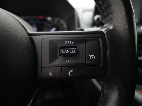 Used 2023 Nissan Rogue S AWD/4WD image 18