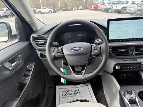 New 2026 Ford Escape SE image 13