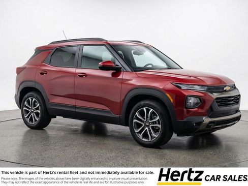 Used 2025 Chevrolet TrailBlazer LT image 1