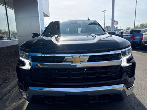 Used 2025 Chevrolet Silverado 1500 LT w/ Convenience Package II AWD/4WD image 3