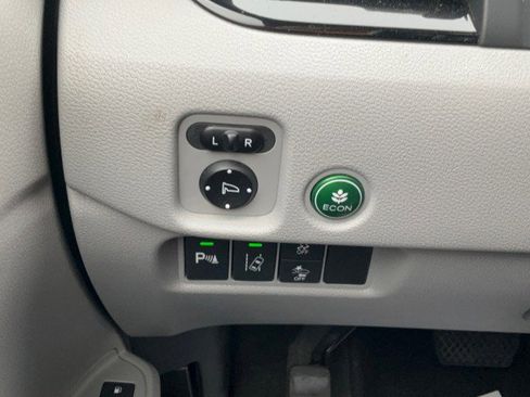 Used 2017 Honda Pilot Touring image 14