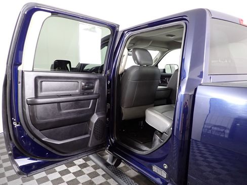 Used 2016 RAM 2500 Tradesman w/ Chrome Appearance Group image 24