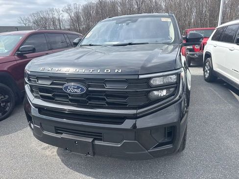 Used 2025 Ford Expedition Max Active image 5