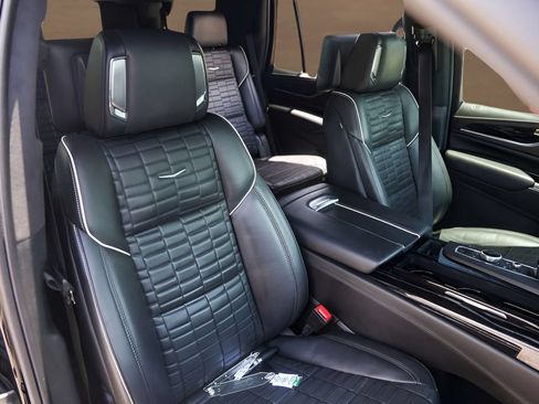 Certified 2023 Cadillac Escalade V AWD/4WD image 33