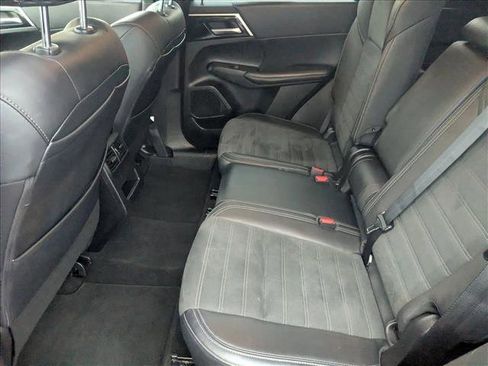 Used 2024 Mitsubishi Outlander SE image 18