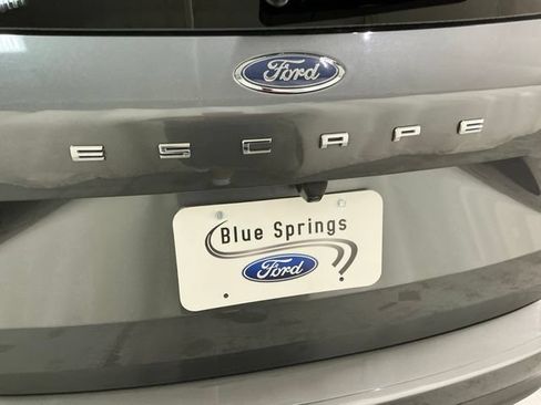 Used 2023 Ford Escape ST-Line w/ Tech Pack #1 FWD image 5