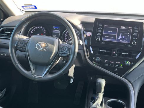 Used 2023 Toyota Camry SE image 19