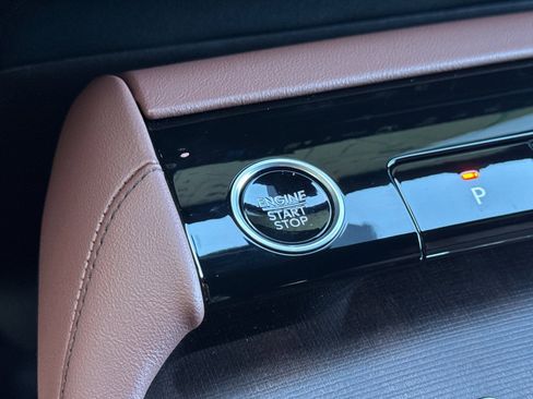 New 2025 Lincoln Navigator Reserve image 23