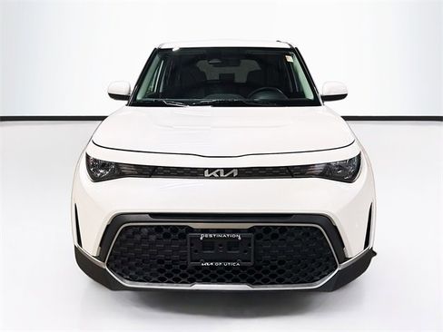 Used 2023 Kia Soul LX w/ LX Technology Package image 2