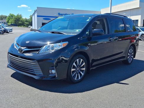 Used 2019 Toyota Sienna XLE AWD/4WD image 3
