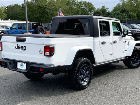 Used 2023 Jeep Gladiator Sport AWD/4WD image 11