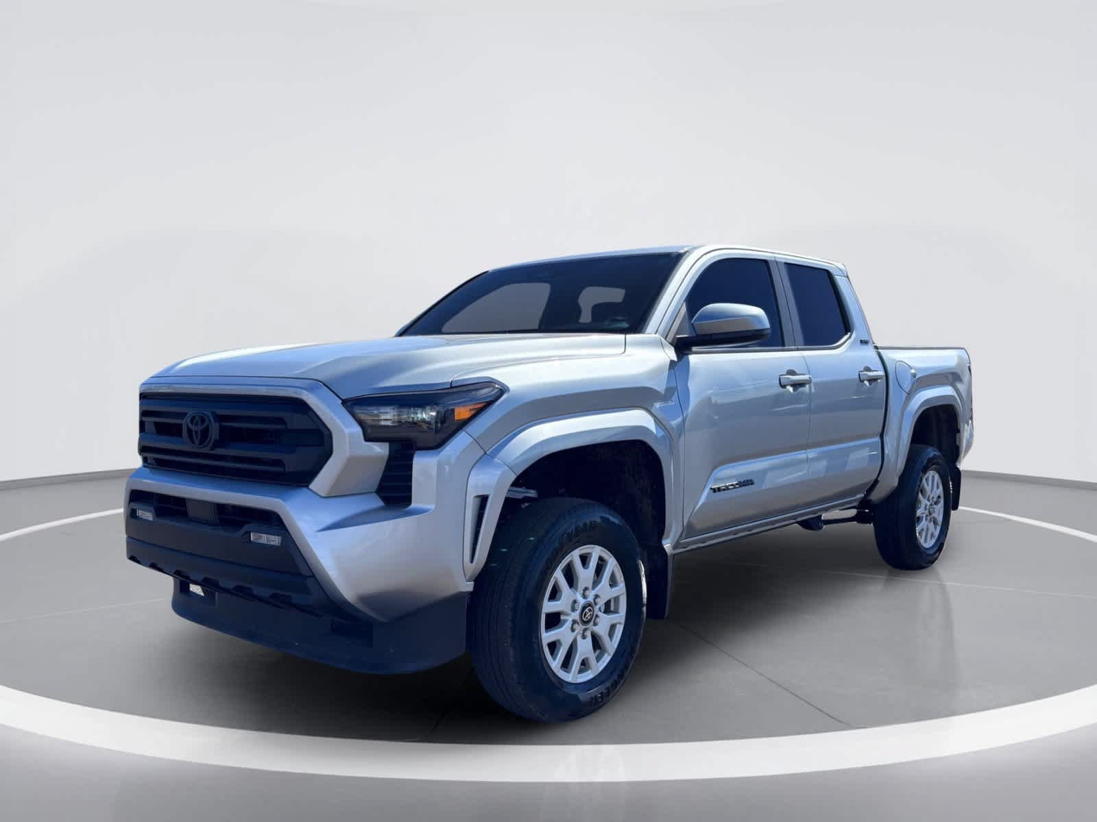 Used 2026 Toyota Tacoma SR5 AWD/4WD image 2