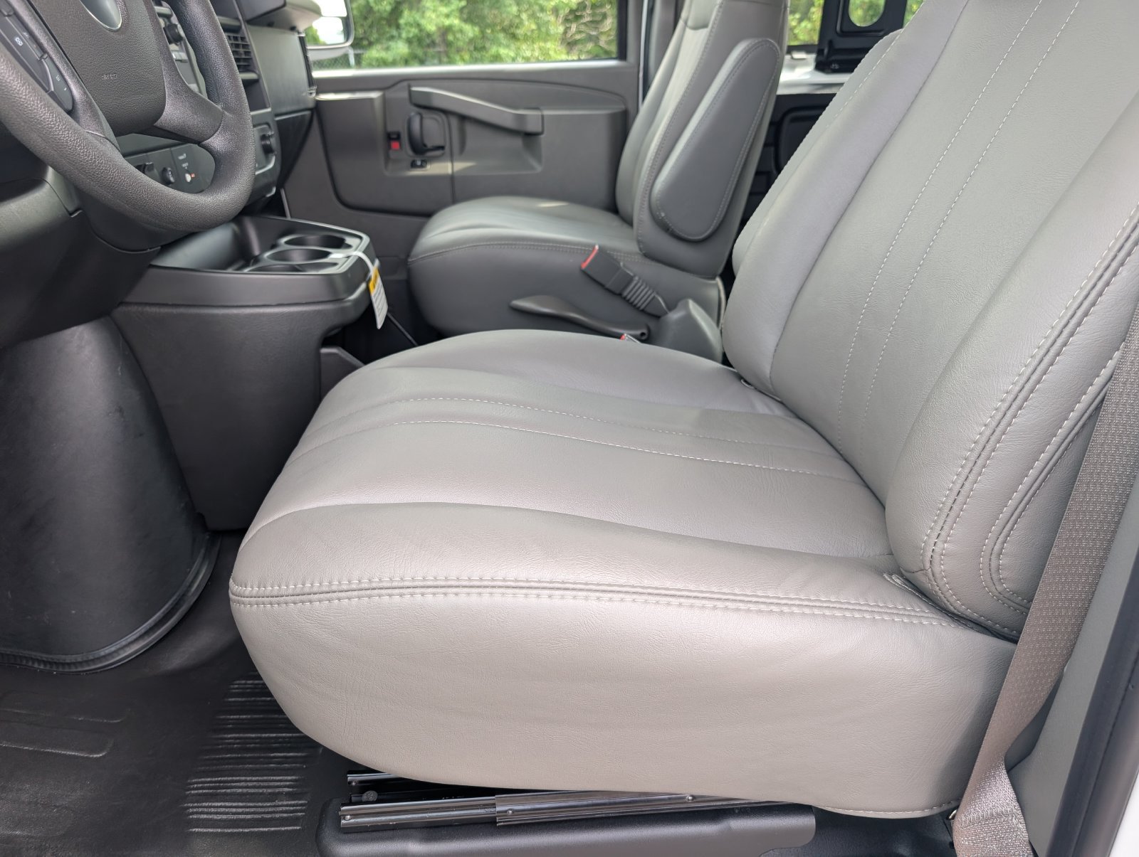 New 2026 Chevrolet Express 2500 w/ Driver Convenience Package RWD image 6