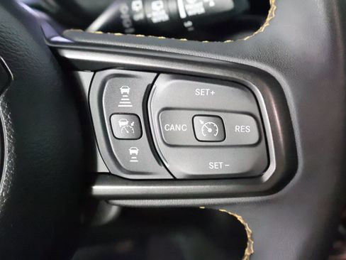 Used 2024 Jeep Wrangler Unlimited AWD/4WD image 32