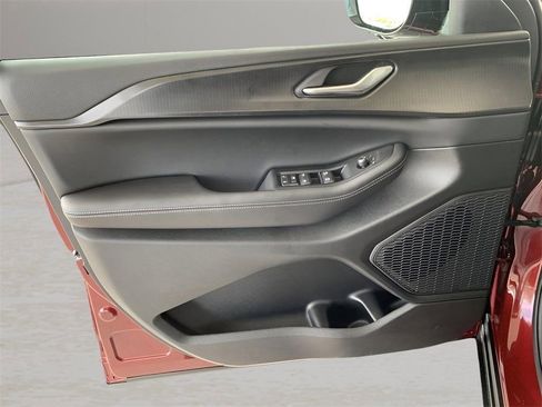 New 2025 Jeep Grand Cherokee L Altitude image 12