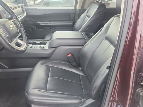 Used 2024 Ford Expedition XLT image 9