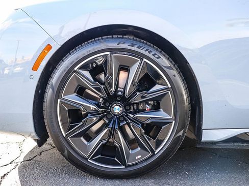 Used 2025 BMW i7 eDrive50 w/ M Sport Package image 11