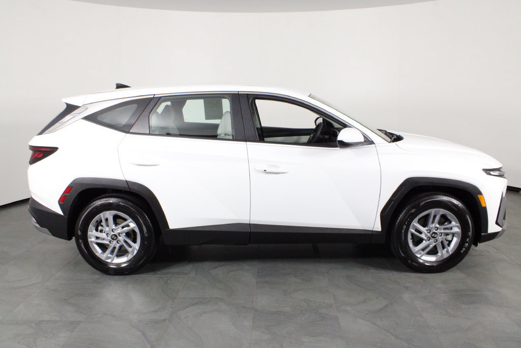 Certified 2026 Hyundai Tucson SE FWD image 12