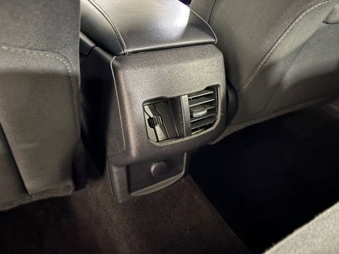 Used 2019 Ford Fusion SE image 24