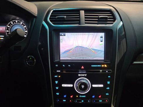 Used 2016 Ford Explorer Platinum image 20