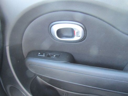 Used 2016 Kia Soul + w/ Designer's Package image 15