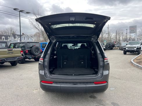 Used 2023 Jeep Grand Cherokee L Altitude image 41