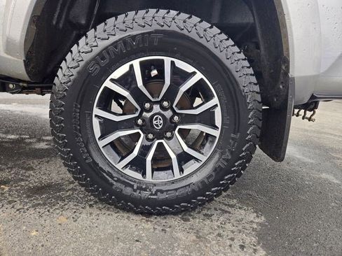 Used 2022 Toyota Tacoma TRD Sport image 24