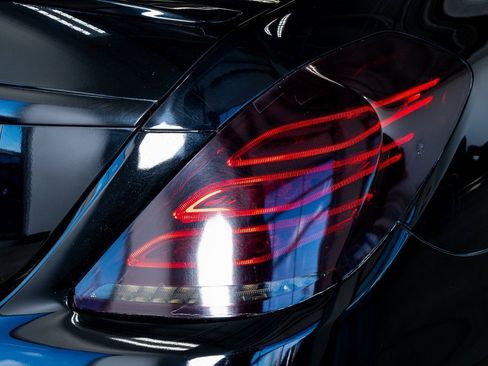 Used 2015 Mercedes-Benz S 550 Sedan image 19