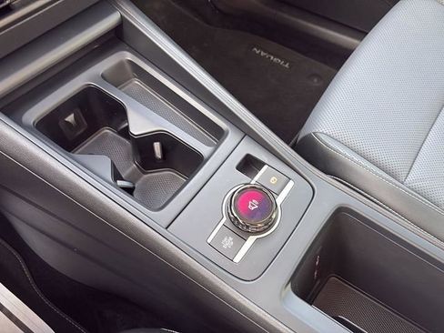 Certified 2025 Volkswagen Tiguan SE image 21