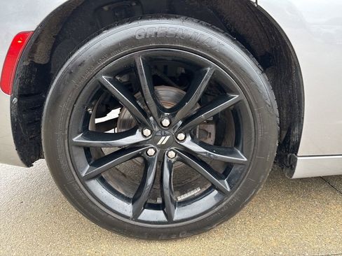 Used 2018 Dodge Charger SXT w/ Blacktop Package RWD image 49