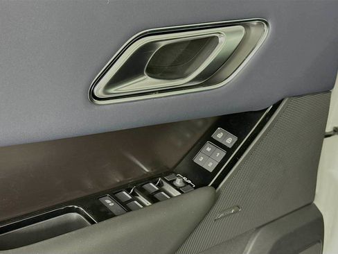New 2026 Land Rover Range Rover Velar Dynamic SE image 19