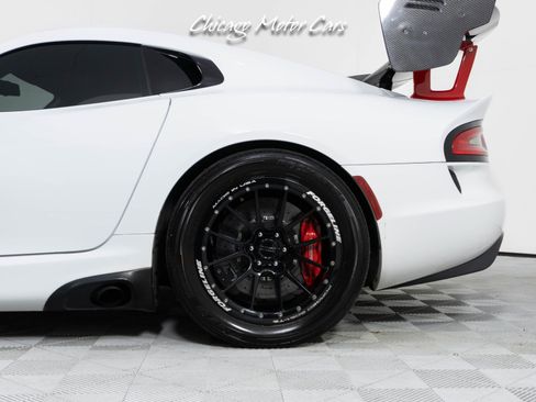 Used 2016 Dodge Viper ACR image 3