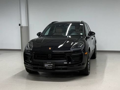 Certified 2026 Porsche Macan AWD/4WD image 1