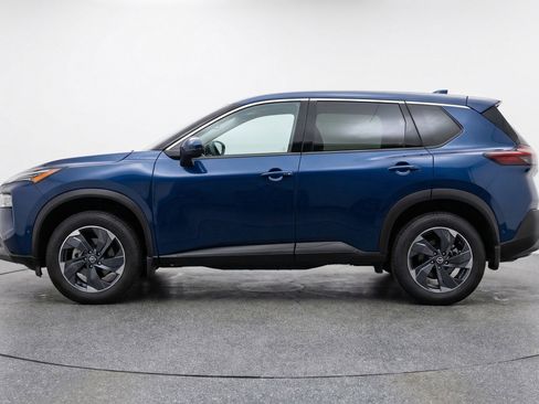 Used 2025 Nissan Rogue SV image 5