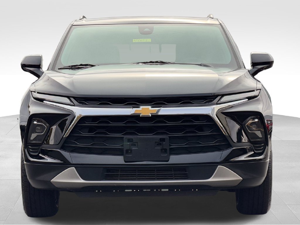Used 2024 Chevrolet Blazer LT w/ Convenience Package FWD image 2