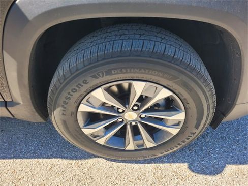 Used 2025 Chevrolet Equinox LT w/ Convenience Package II image 17