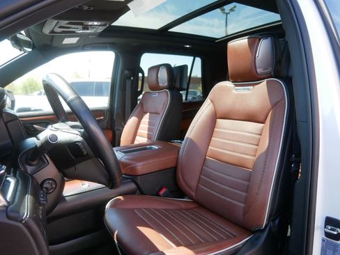 Certified 2023 GMC Yukon Denali Ultimate AWD/4WD image 11