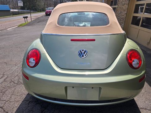 Used 2008 Volkswagen Beetle SE image 8