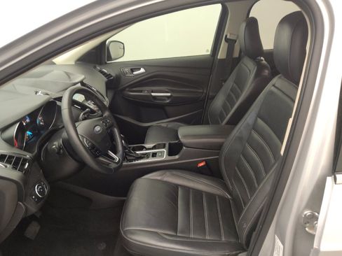 Used 2019 Ford Escape Titanium FWD image 17