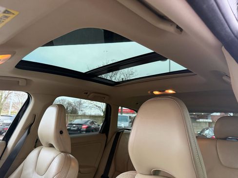 Used 2010 Volvo XC60 T6 image 13