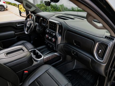 Used 2022 GMC Sierra 3500 Denali w/ Technology Package image 44